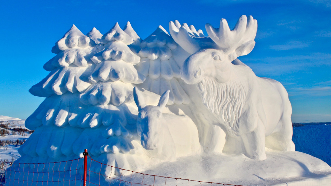Snøskulptur på Beitostølen