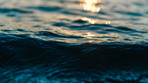 Illustrasjonsbilde som viser bølger på havet 