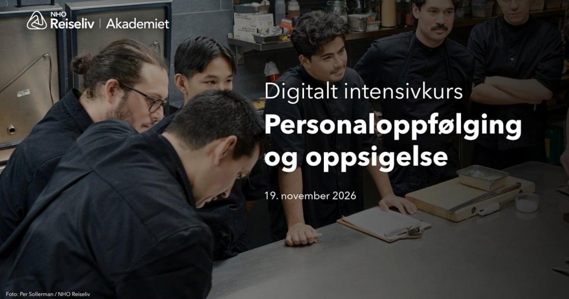 Grafikk for NHO Reiseliv Akademiets digitale intensivkurs «Personaloppfølging og oppsigelse». Bildet viser flere kjøkkenansatte samlet rundt en arbeidsbenk.