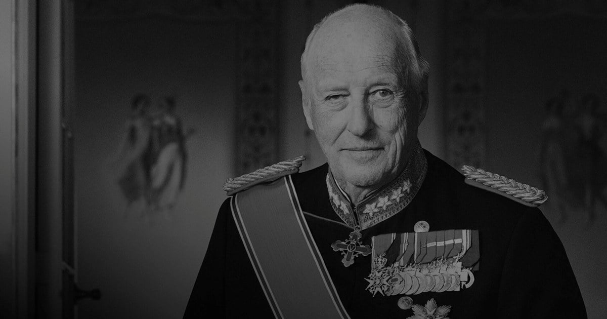 sort hvitt bilde av HKM Harald