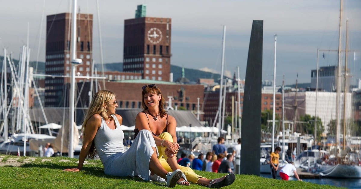 Sommerstemning på Tjuvholmen. Foto.